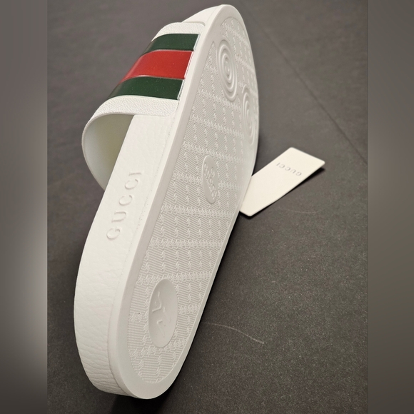 GUCCI Men's Web Rubber Slide Sandal - Picture 5 of 8